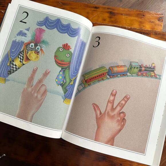 Vintage '98 The Handmade Counting Book ASL American Sign Language Hardcover Book - Picture 5 of 12